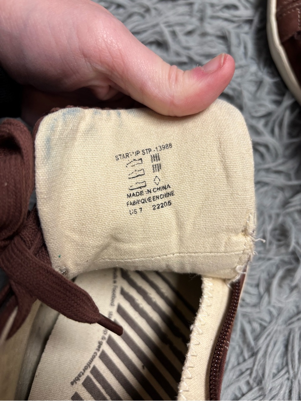 Taos Footwear Women's Startup Sneaker in the Cappuccino Distressed - Picture 13 of 15